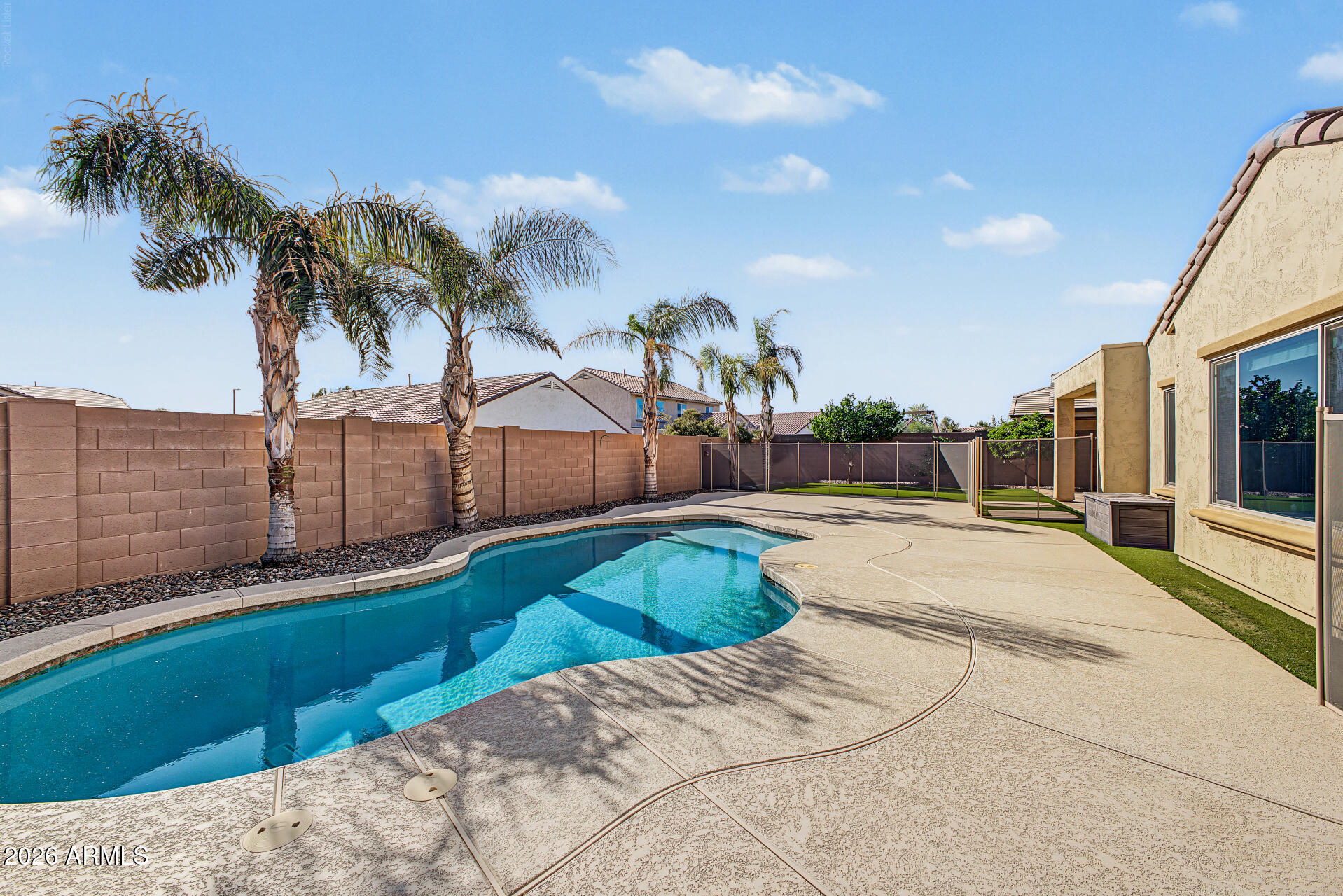 17493 W GAMBIT Trail
