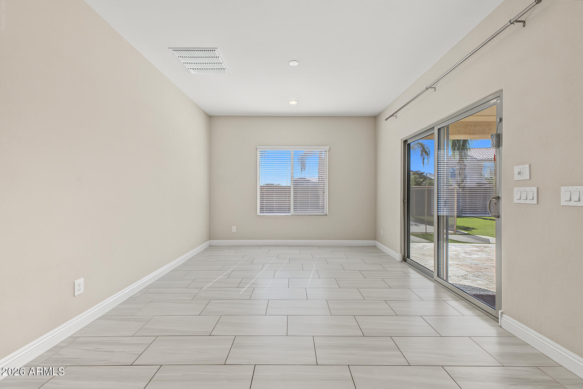 17493 W GAMBIT Trail