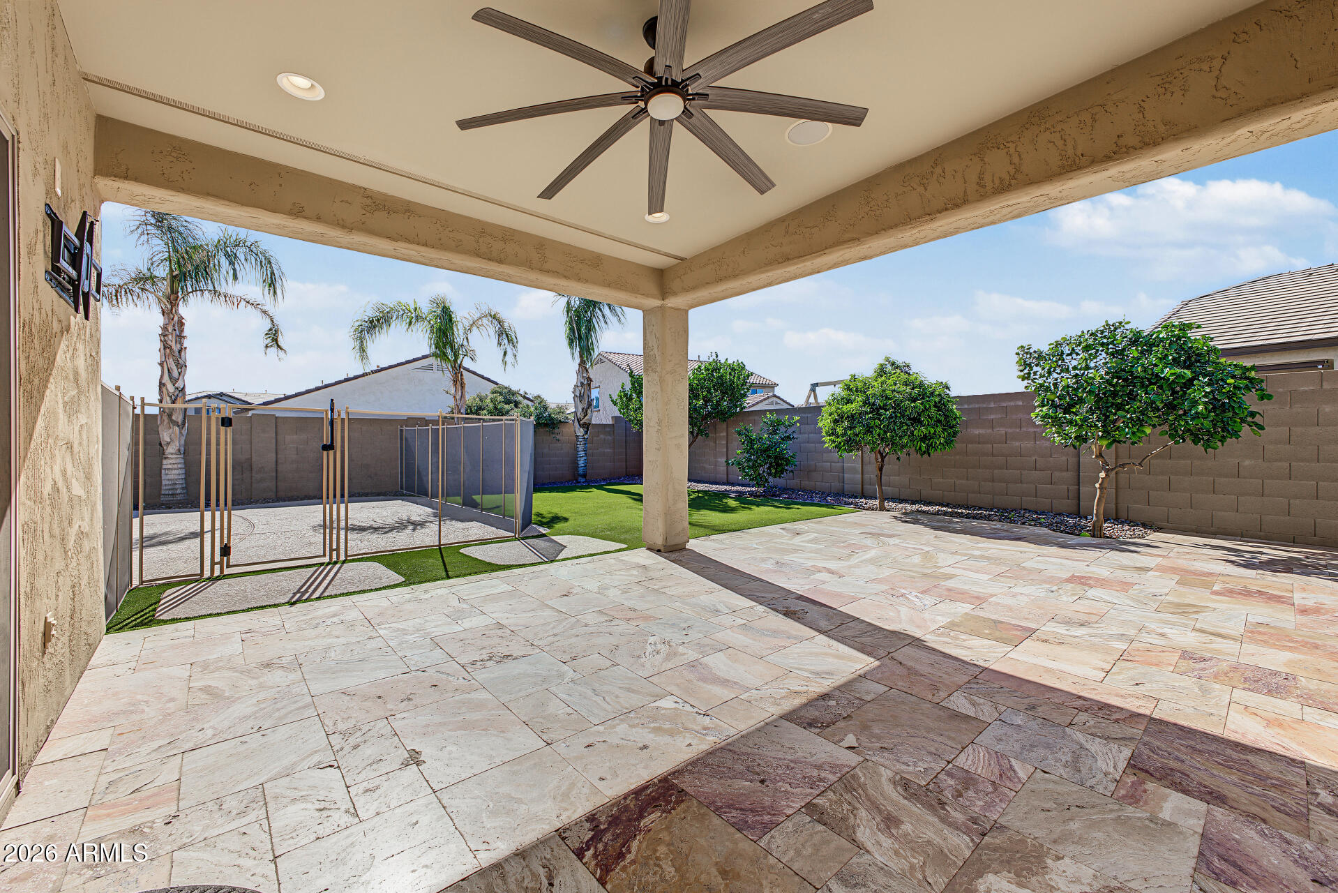 17493 W GAMBIT Trail