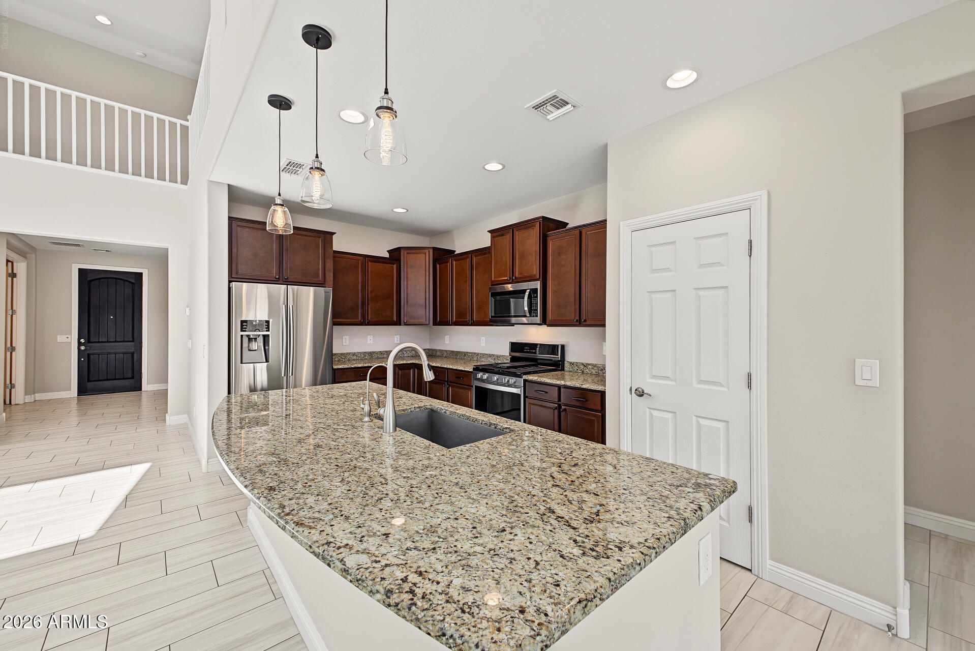 17493 W GAMBIT Trail