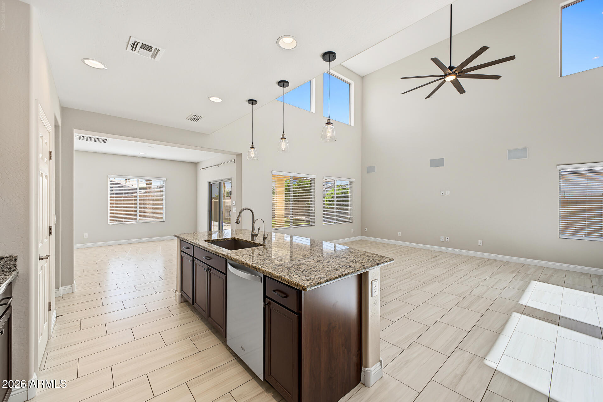 17493 W GAMBIT Trail