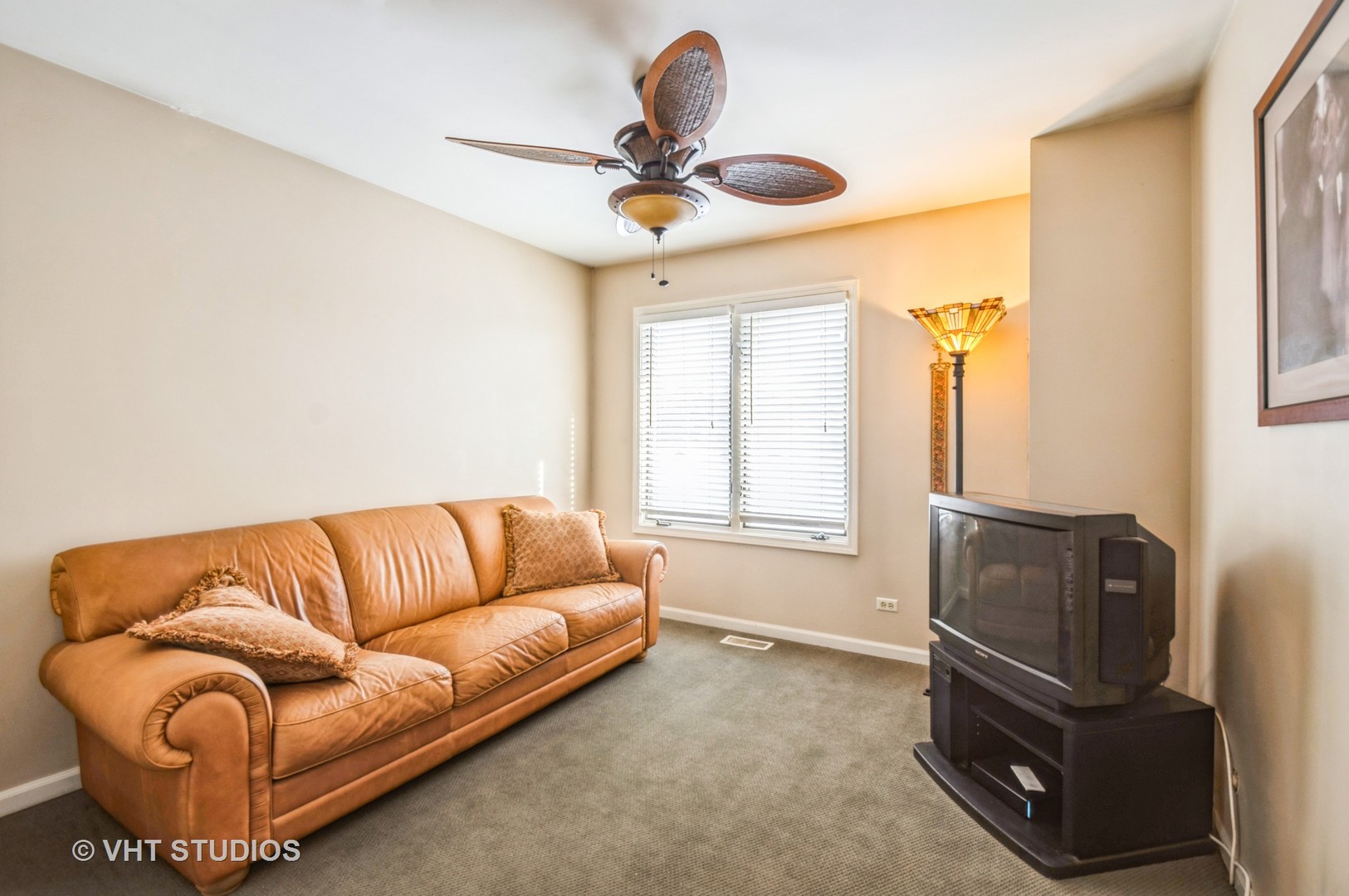 5901 N Sauganash Lane