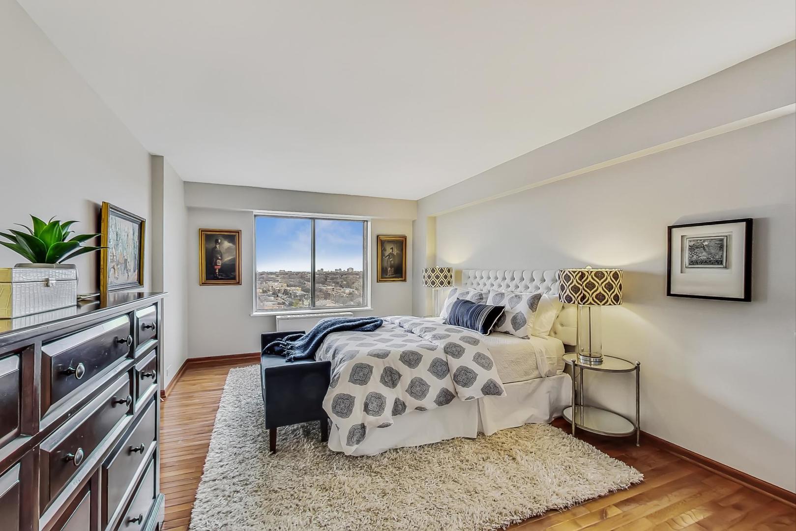 7061 N KEDZIE Avenue Unit: 1608