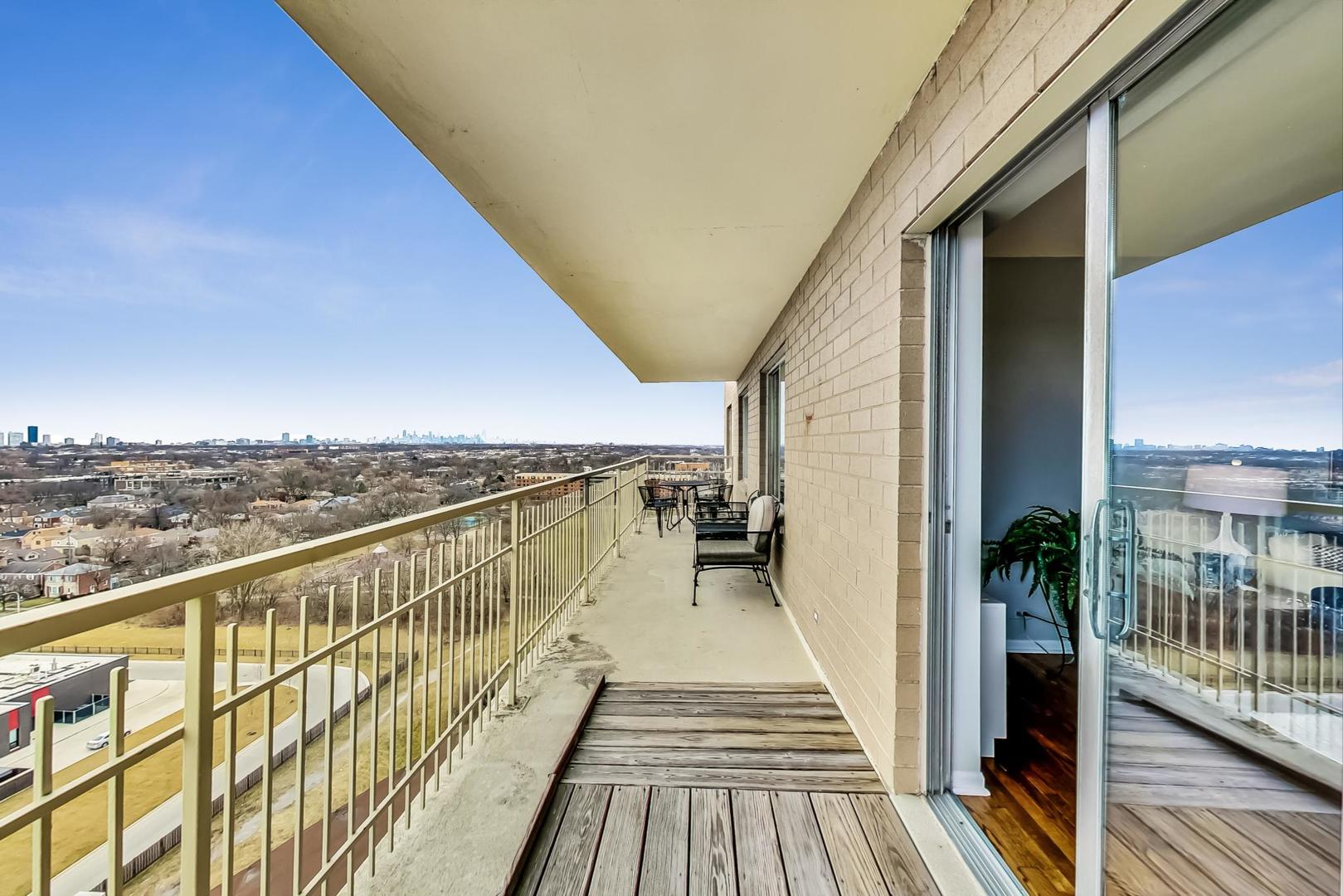 7061 N KEDZIE Avenue Unit: 1608