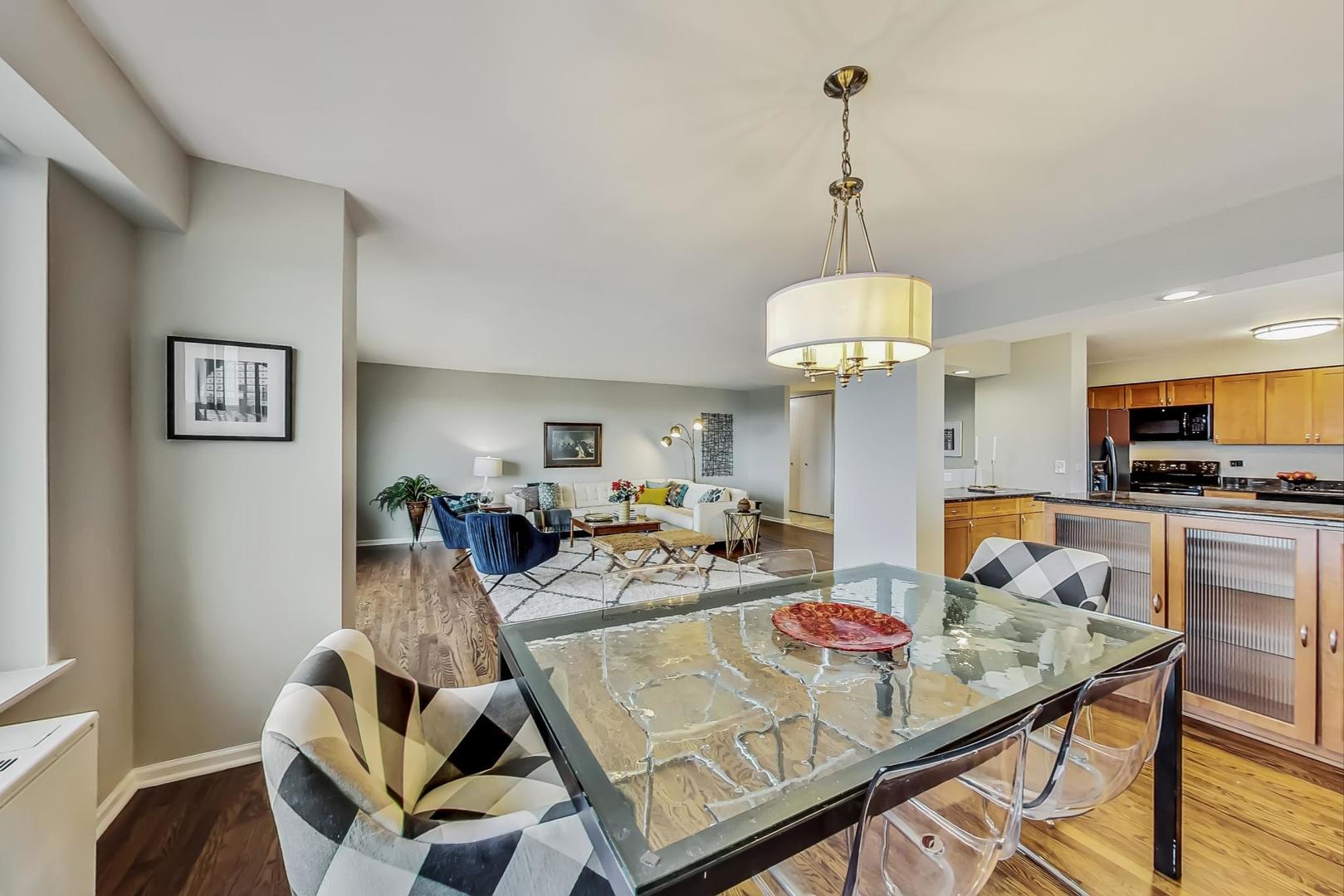 7061 N KEDZIE Avenue Unit: 1608