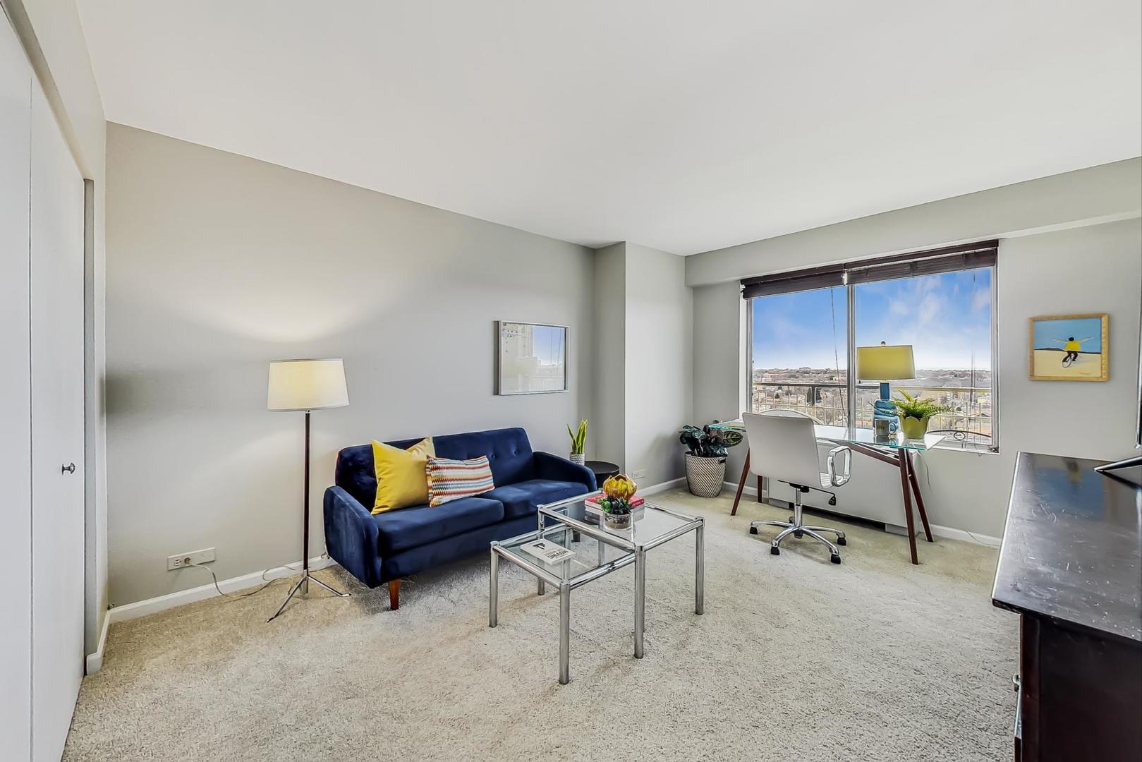 7061 N KEDZIE Avenue Unit: 1608
