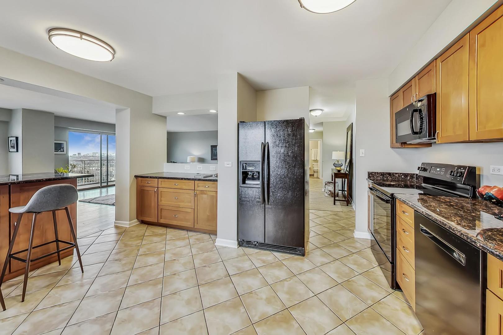 7061 N KEDZIE Avenue Unit: 1608