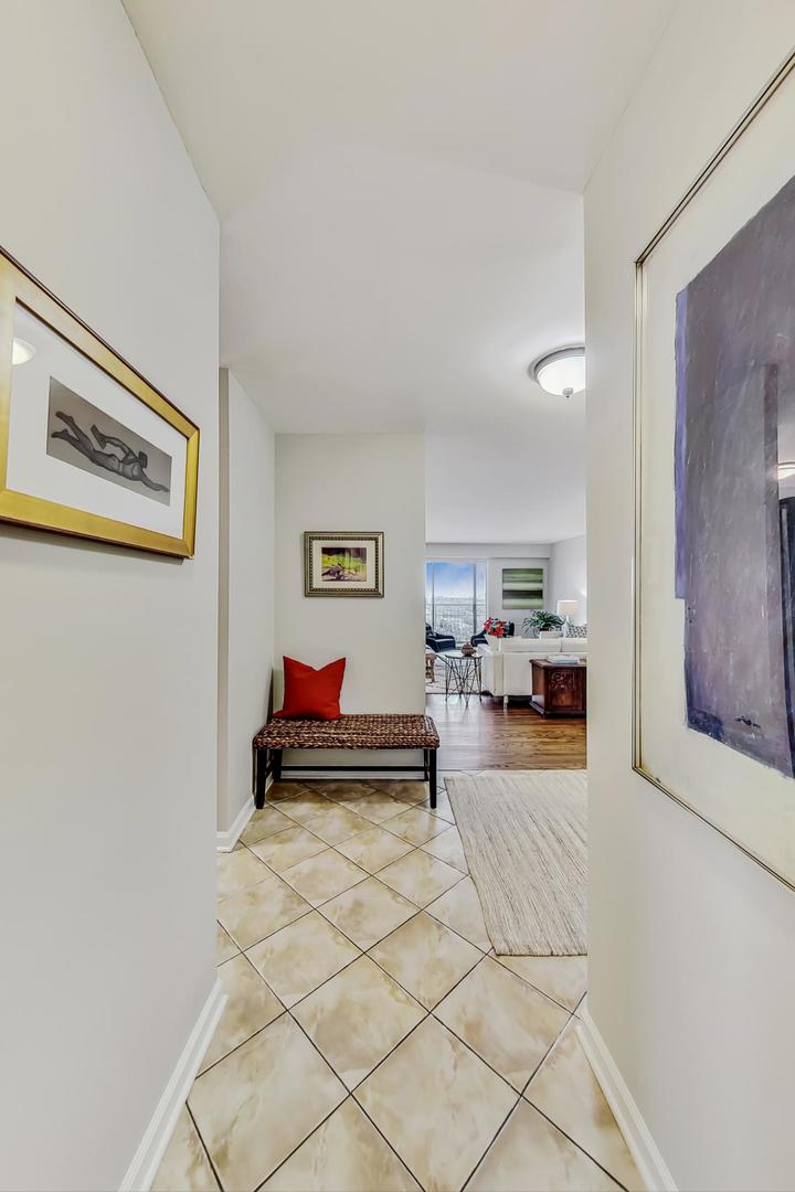 7061 N KEDZIE Avenue Unit: 1608