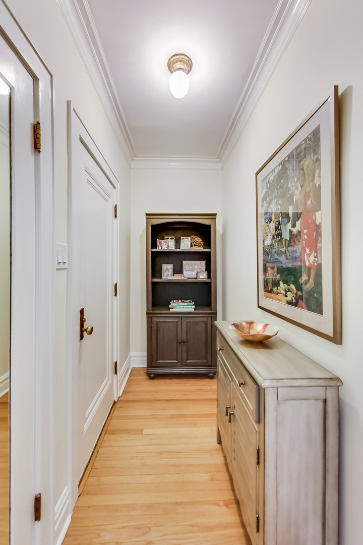 2525 W Argyle Street Unit: 1