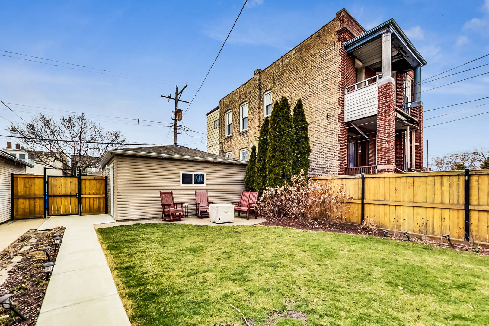 2525 W Argyle Street Unit: 1