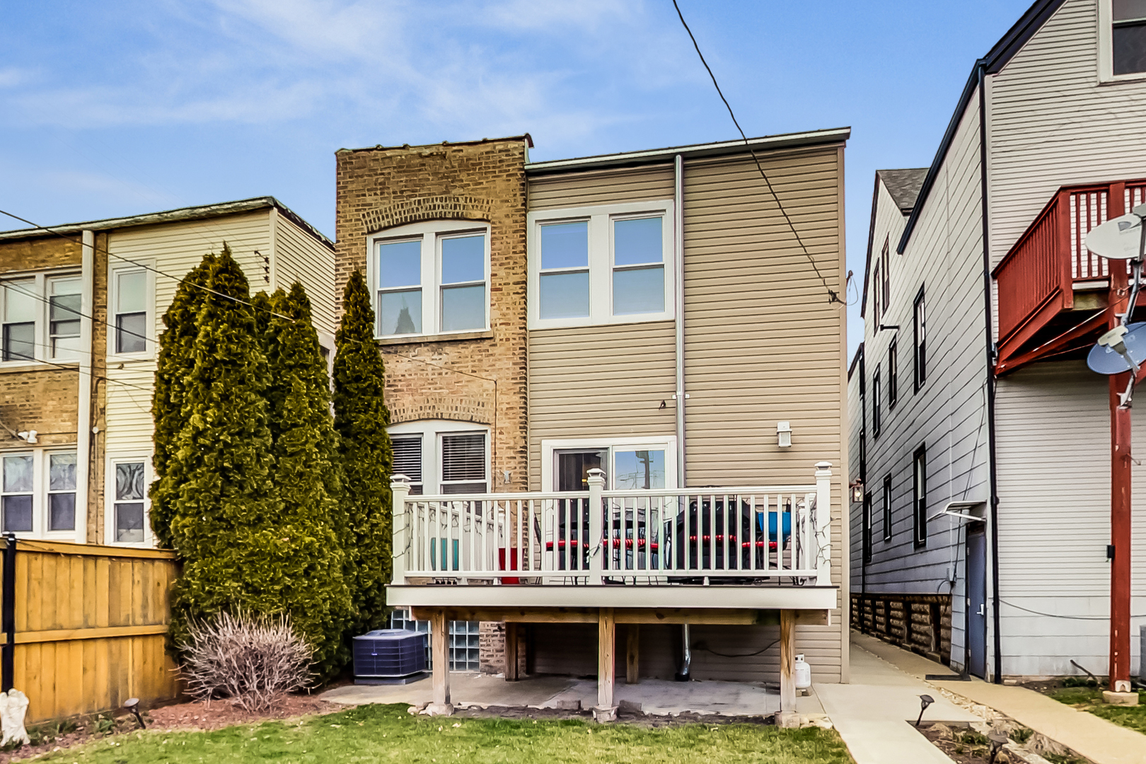 2525 W Argyle Street Unit: 1