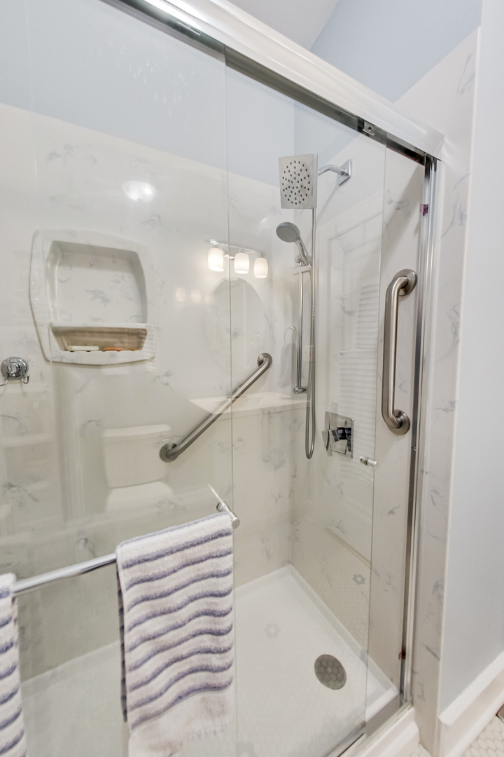 2525 W Argyle Street Unit: 1