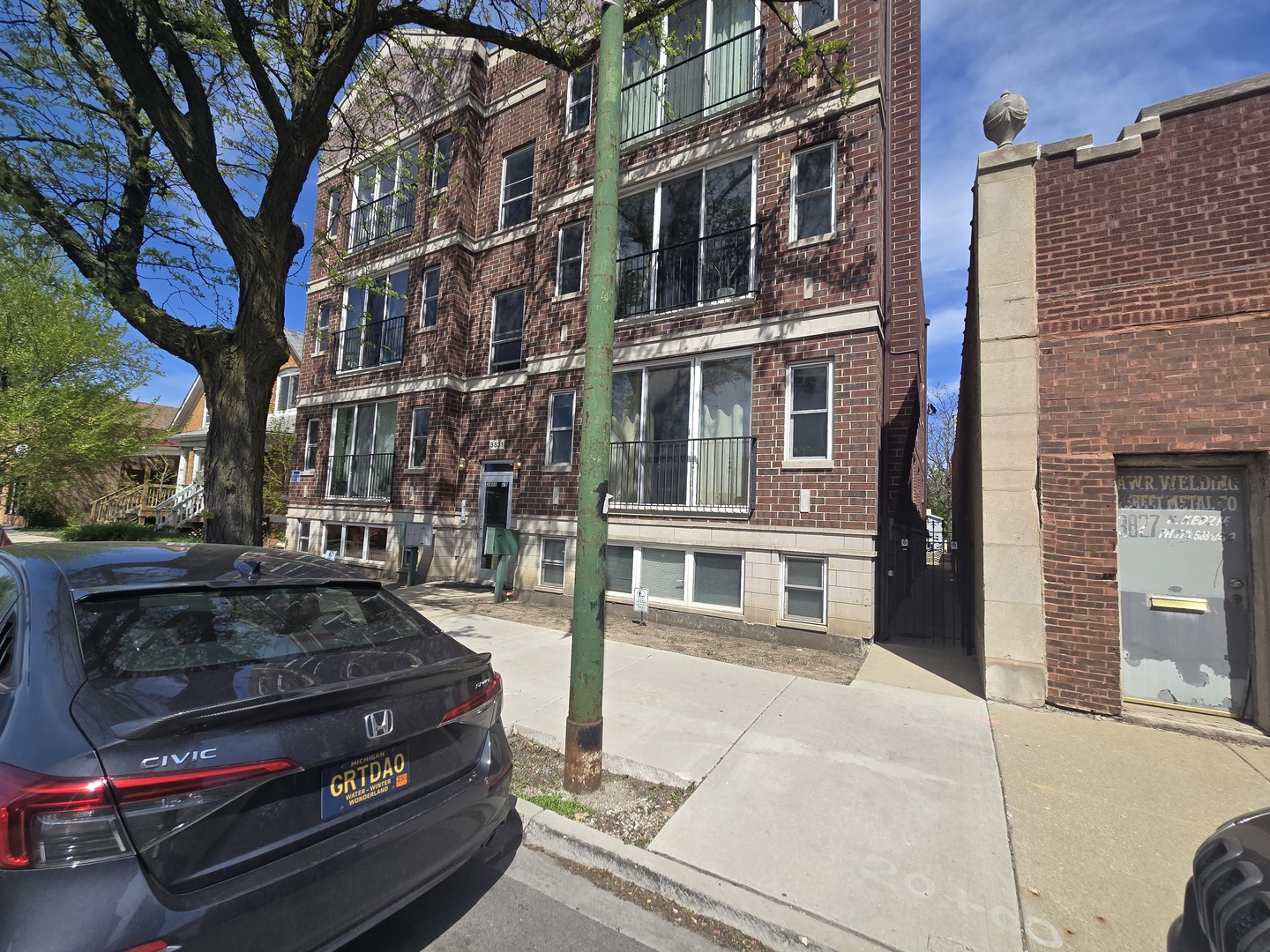 3831 N Kedzie Avenue Unit: GN