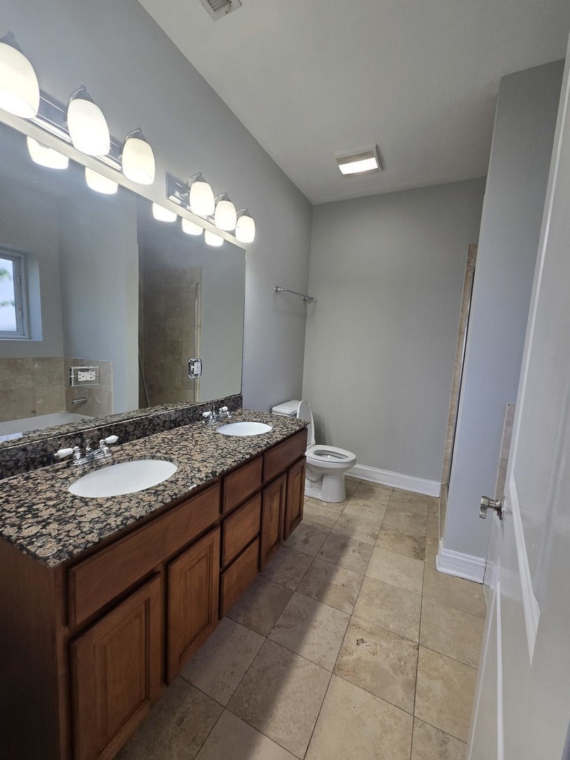 3831 N Kedzie Avenue Unit: GN