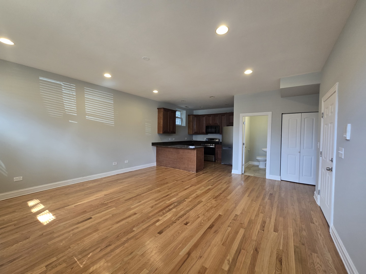 3831 N Kedzie Avenue Unit: GN