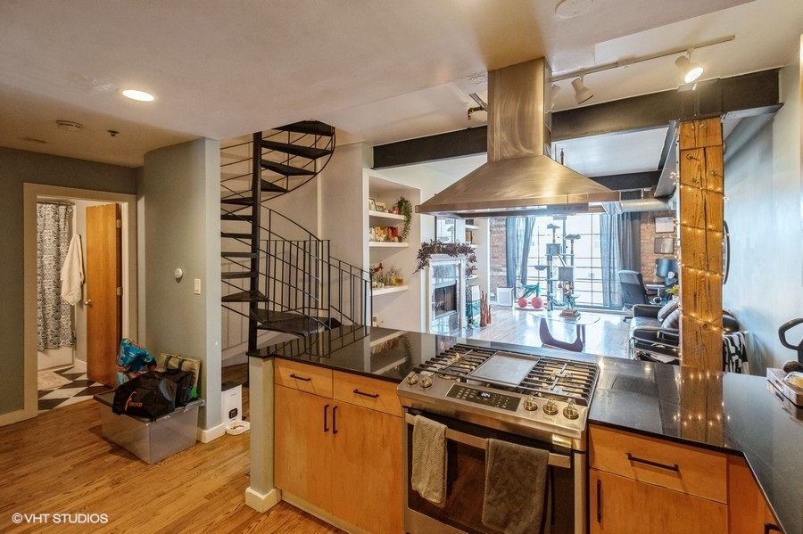 2221 N Lister Street Unit: 3D