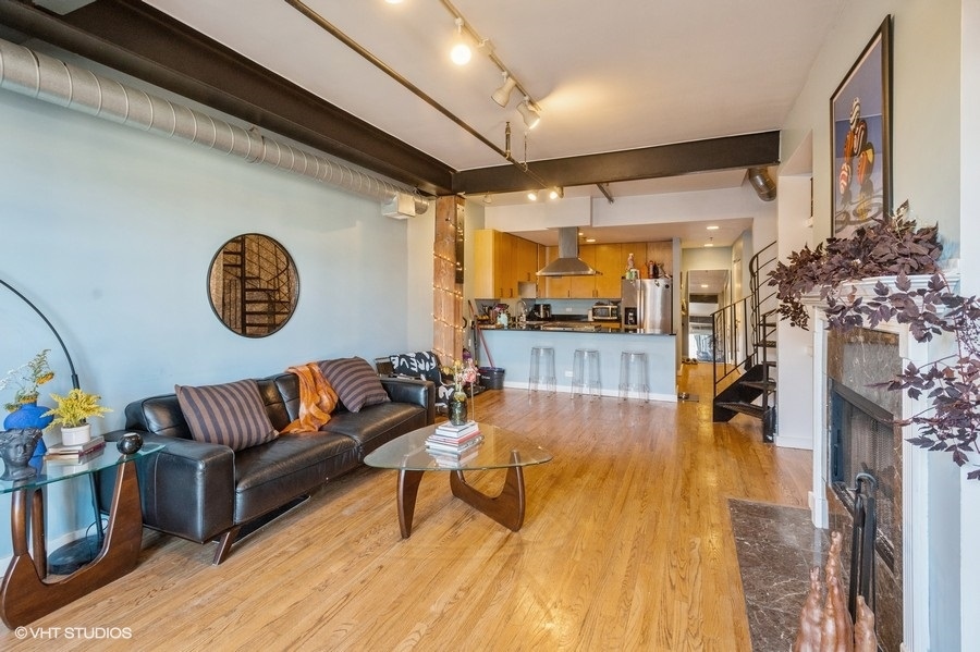 2221 N Lister Street Unit: 3D