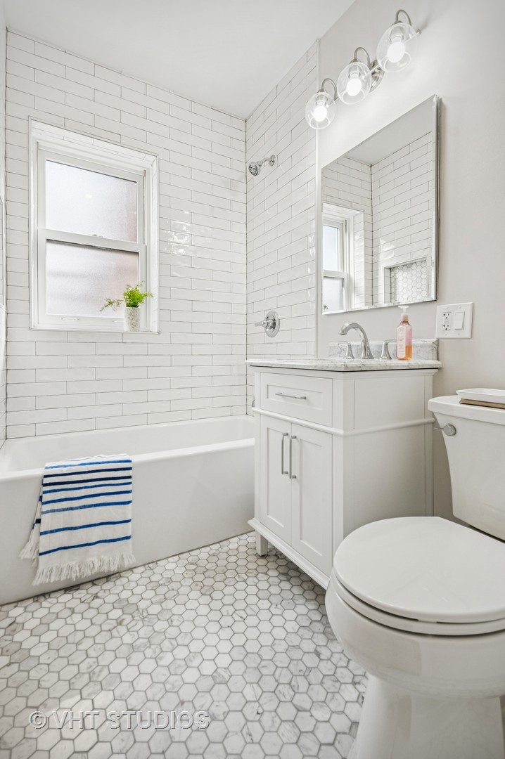 2248 N Dayton Street Unit: 2