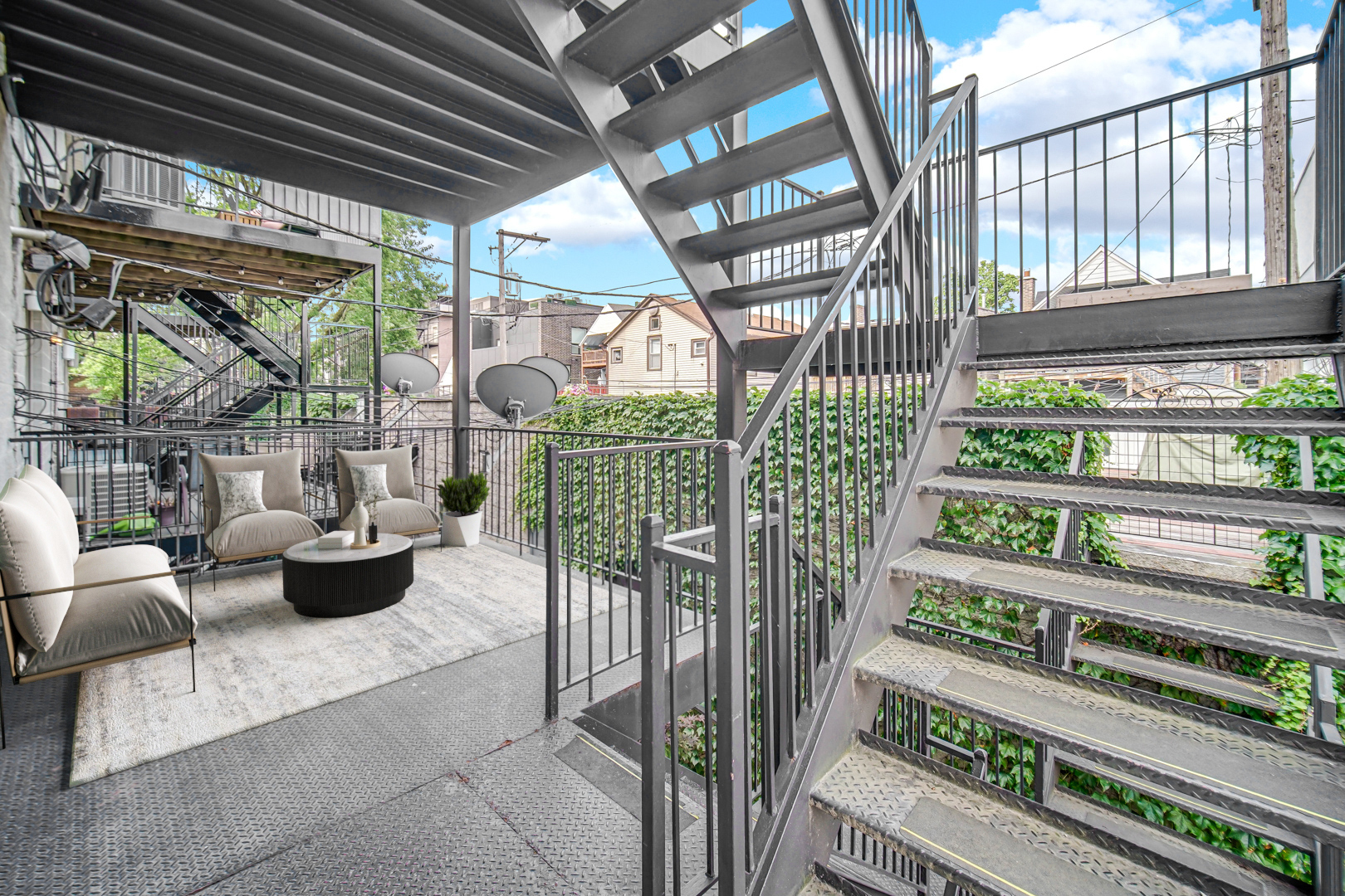 3732 N Kenmore Avenue Unit: 2