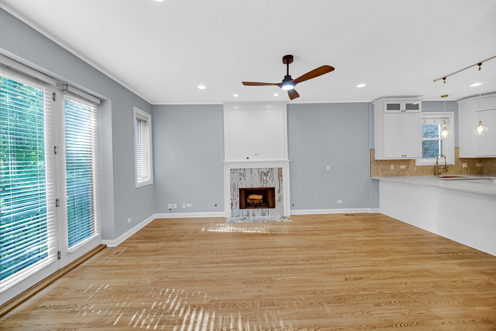 3732 N Kenmore Avenue Unit: 2