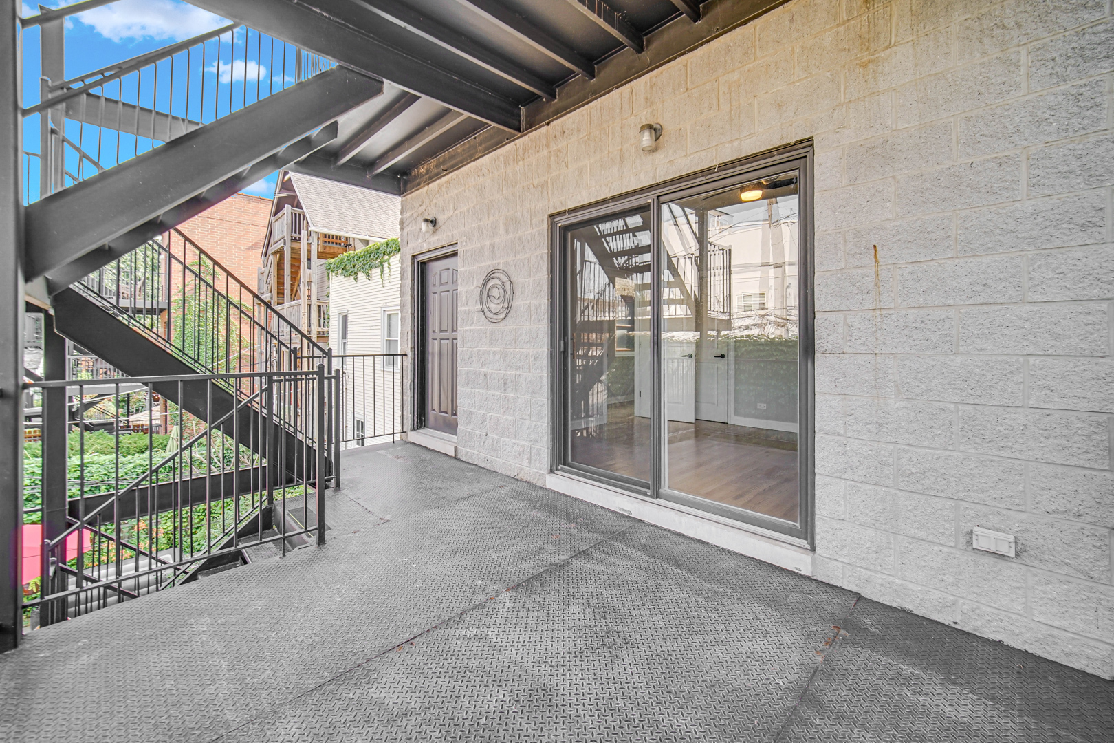 3732 N Kenmore Avenue Unit: 2