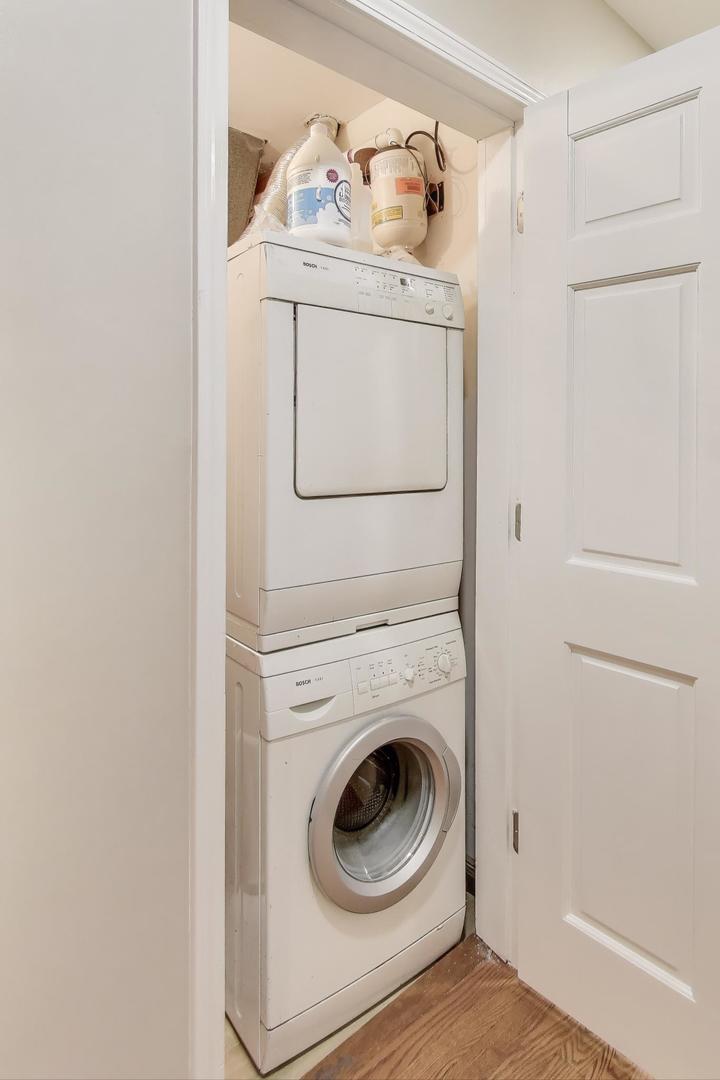 921 W Addison Street Unit: 3B