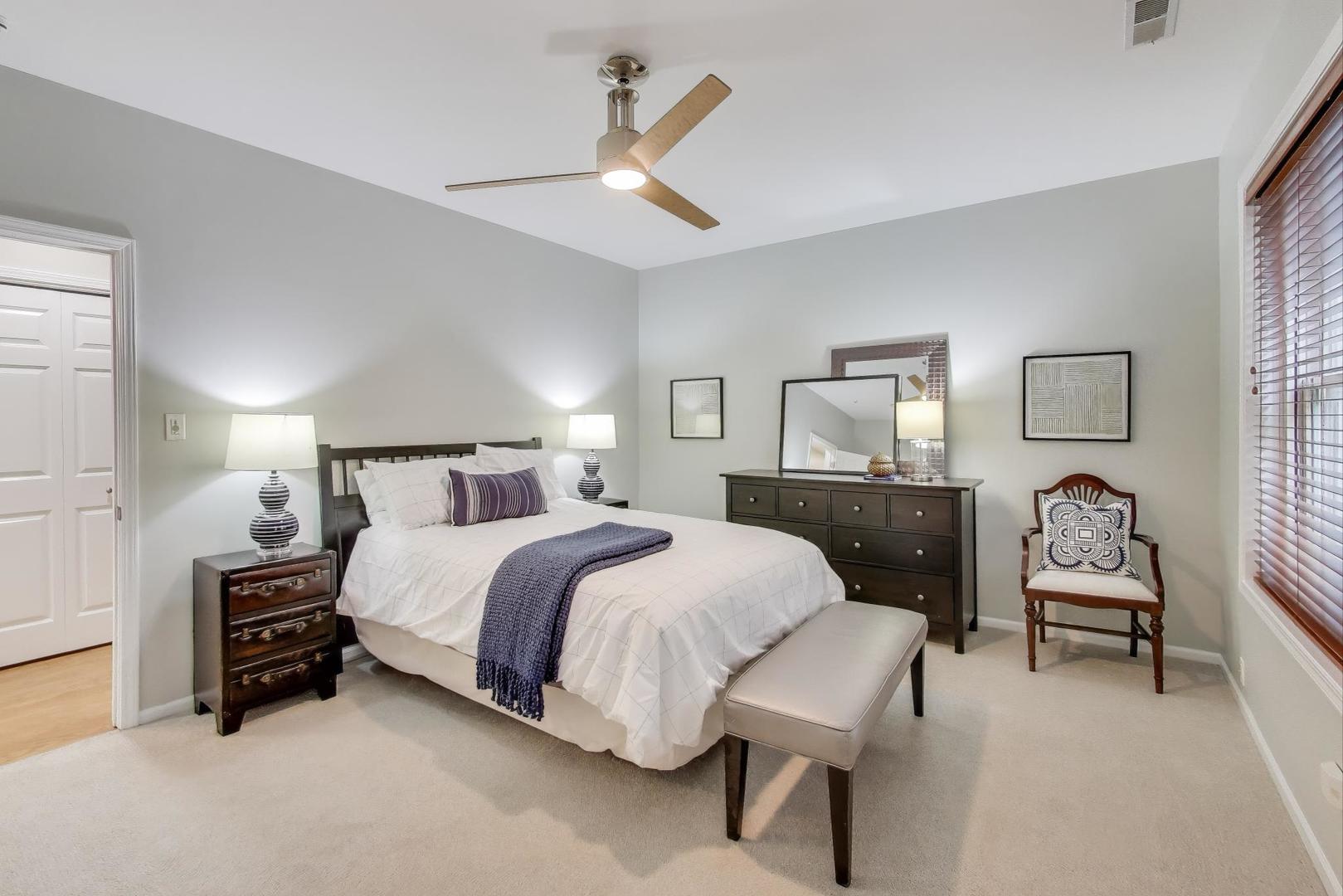 921 W Addison Street Unit: 3B