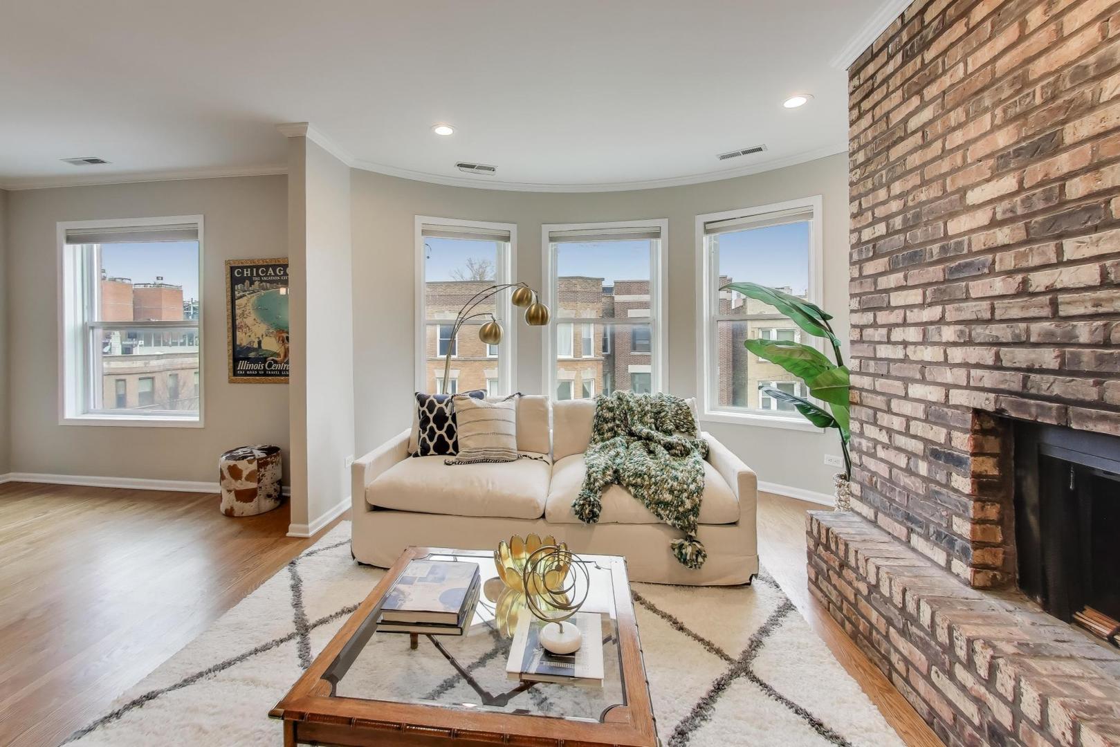 921 W Addison Street Unit: 3B