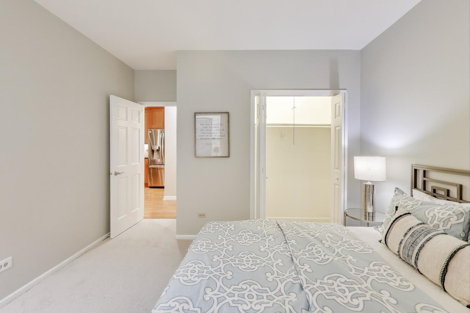 921 W Addison Street Unit: 3B