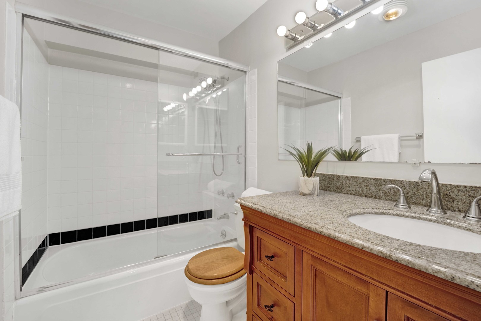 1850 N Clark Street Unit: 2709