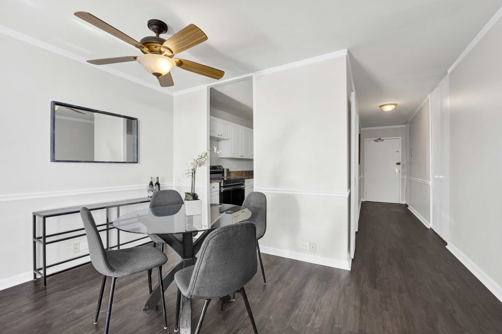 1850 N Clark Street Unit: 2709