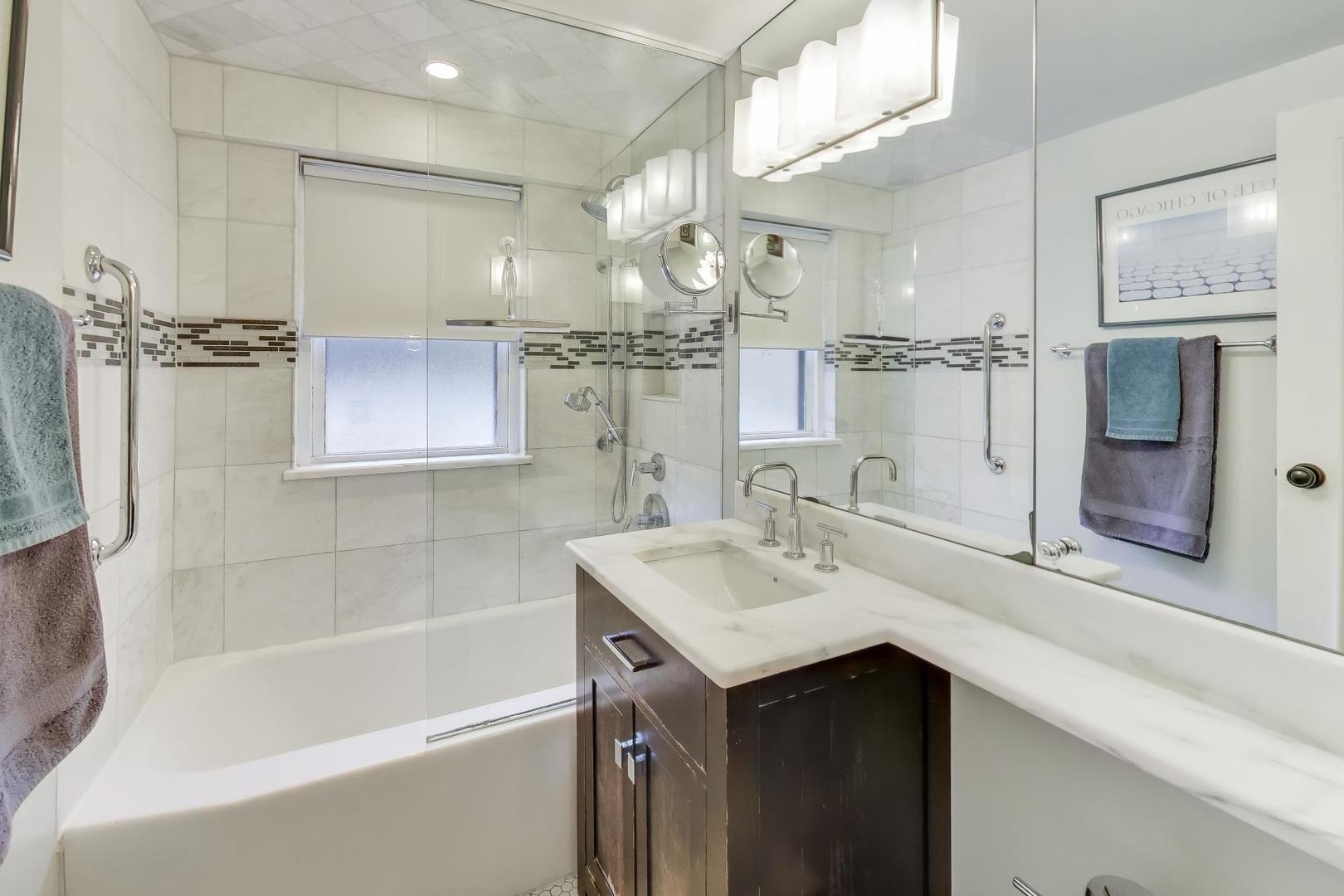 1350 N astor Street Unit: 2A
