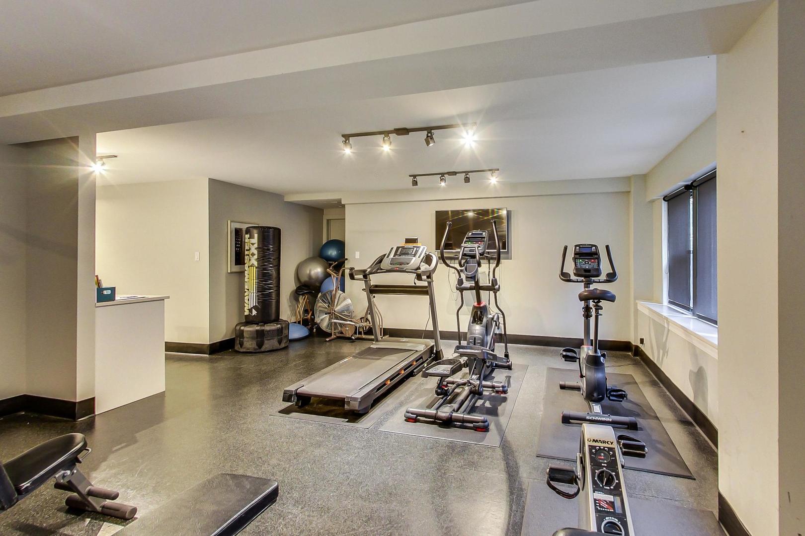 1350 N astor Street Unit: 2A
