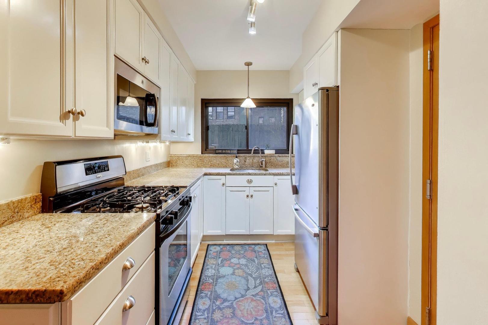 1350 N astor Street Unit: 2A