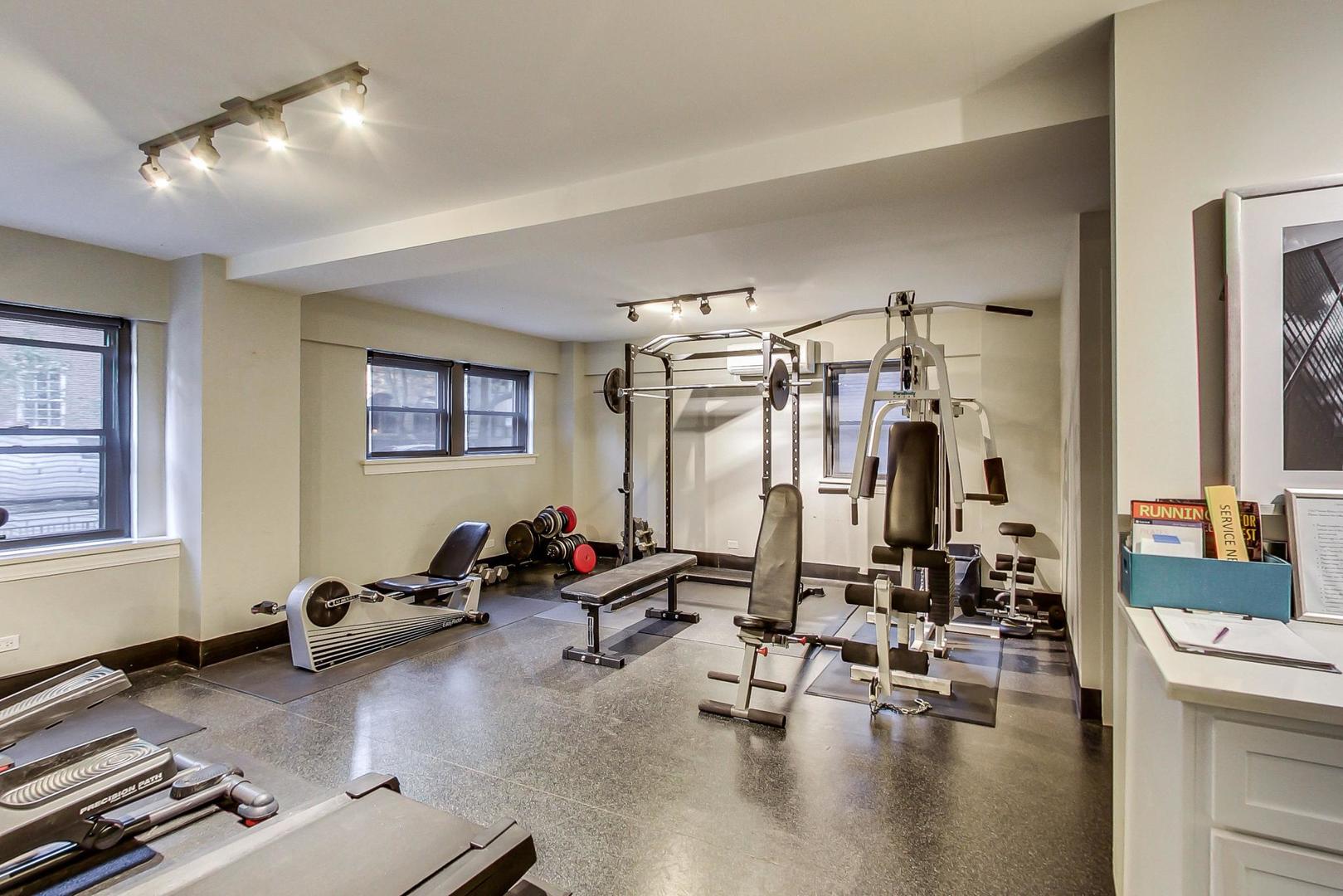 1350 N astor Street Unit: 2A