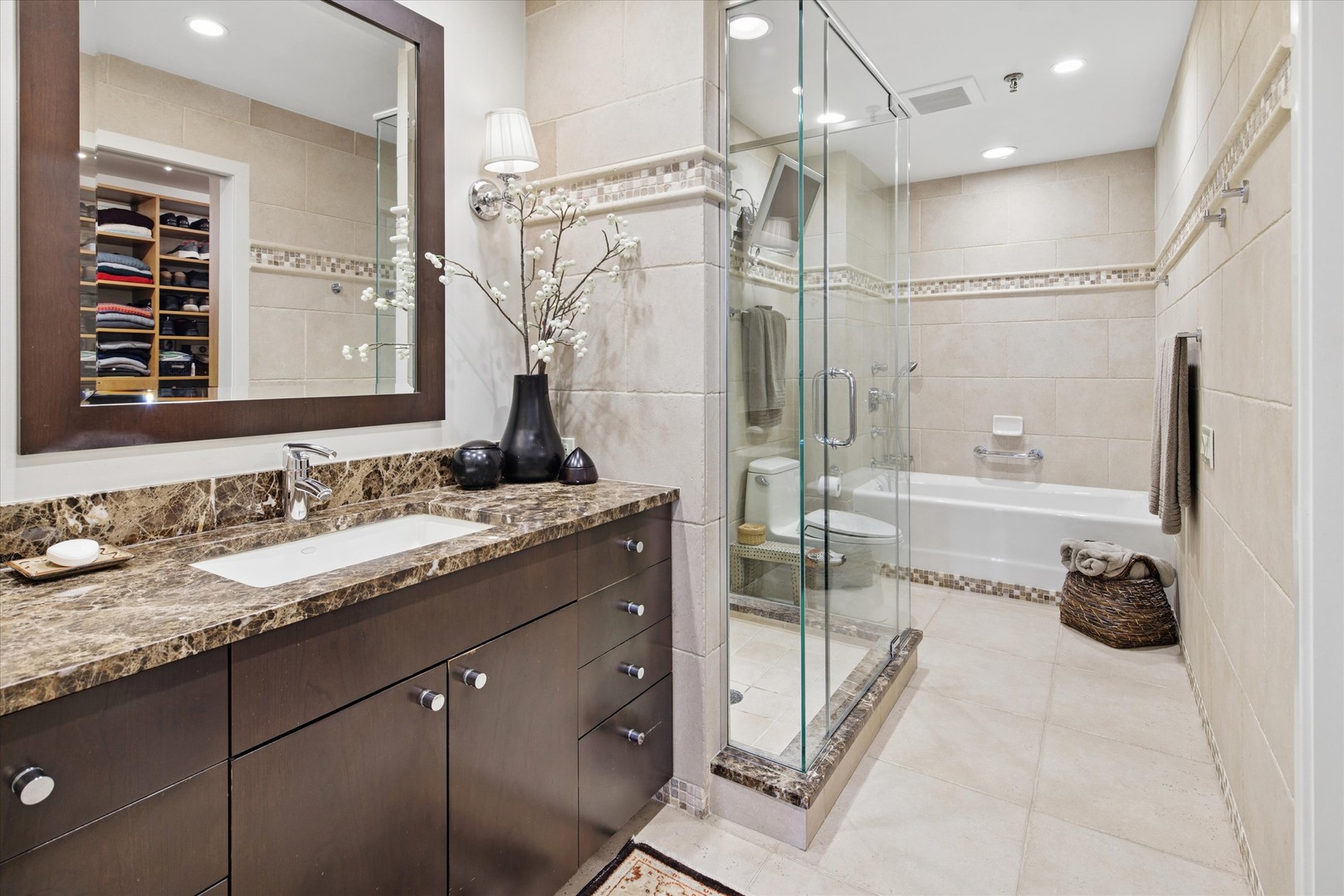 680 N Lake Shore Drive Unit: 1024