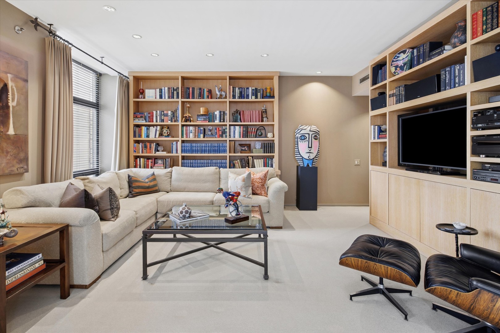 680 N Lake Shore Drive Unit: 1024