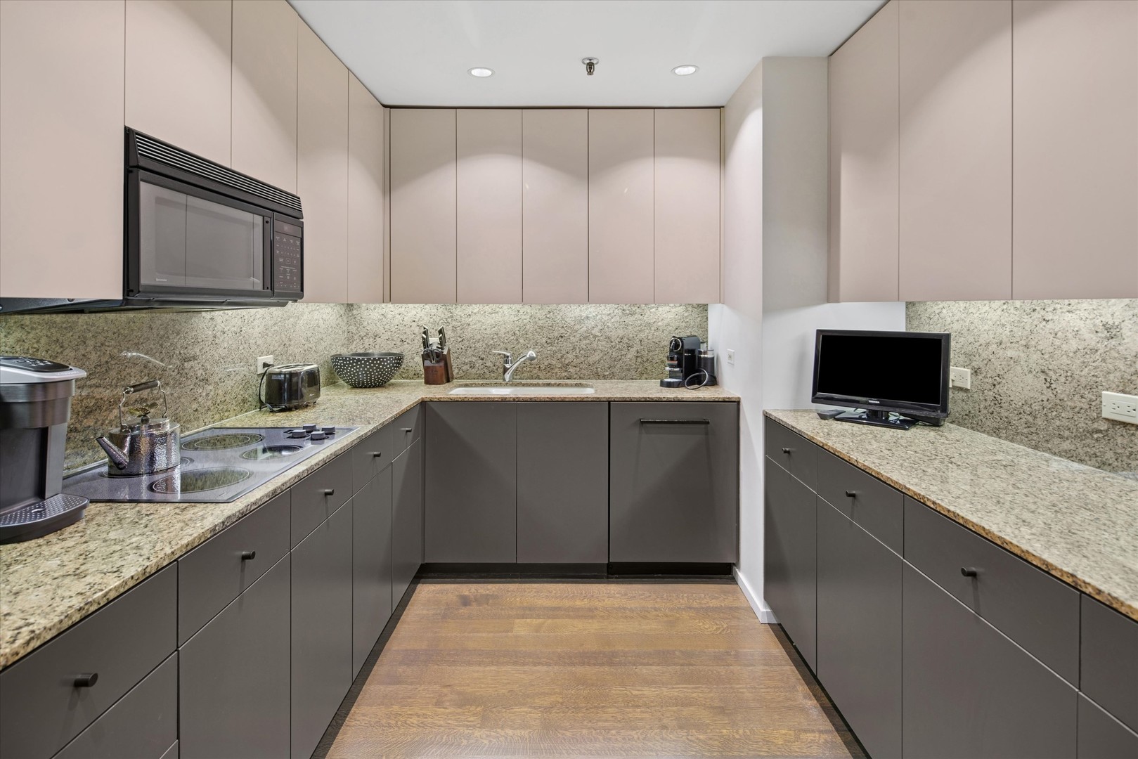 680 N Lake Shore Drive Unit: 1024