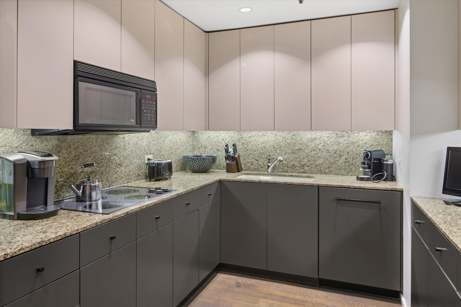 680 N Lake Shore Drive Unit: 1024