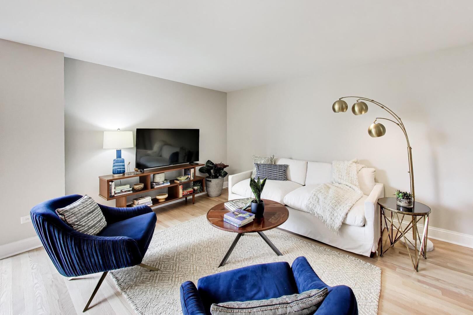 151 N Kenilworth Avenue Unit: 2G