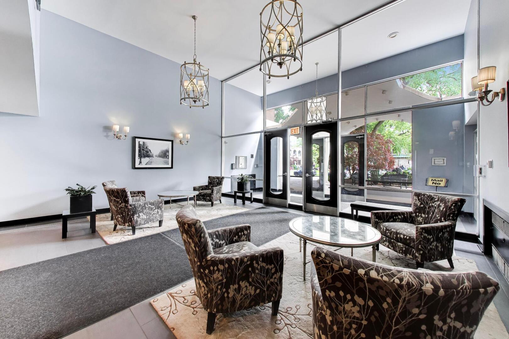 151 N Kenilworth Avenue Unit: 2G