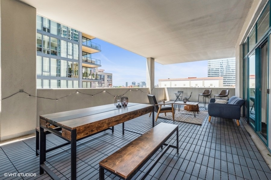 340 W Superior Street Unit: 609