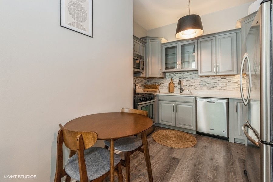 340 W Superior Street Unit: 609