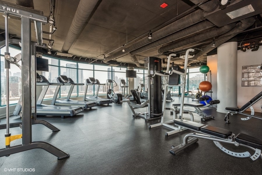 340 W Superior Street Unit: 609