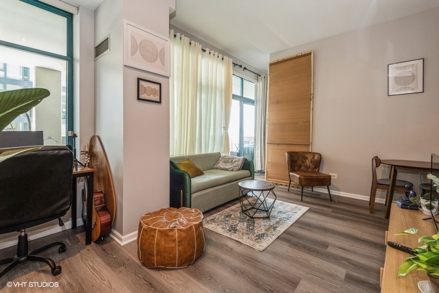 340 W Superior Street Unit: 609