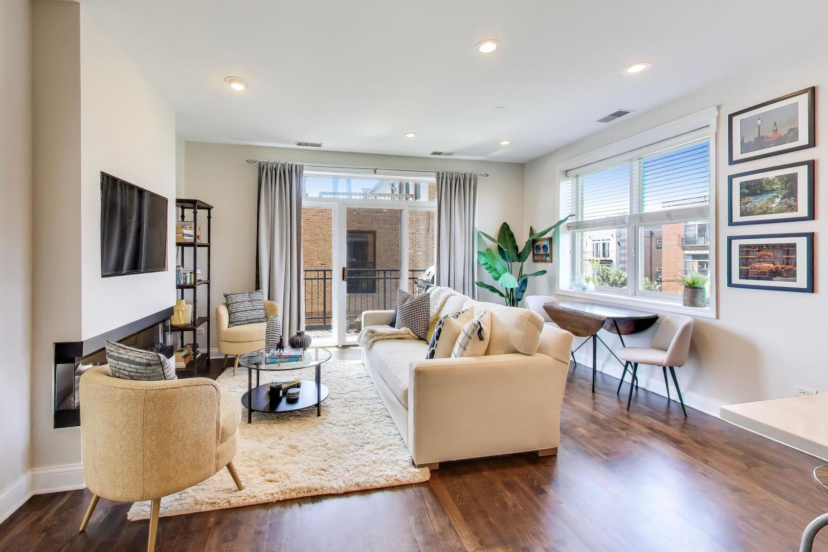 2330 W St Paul Avenue Unit: 401