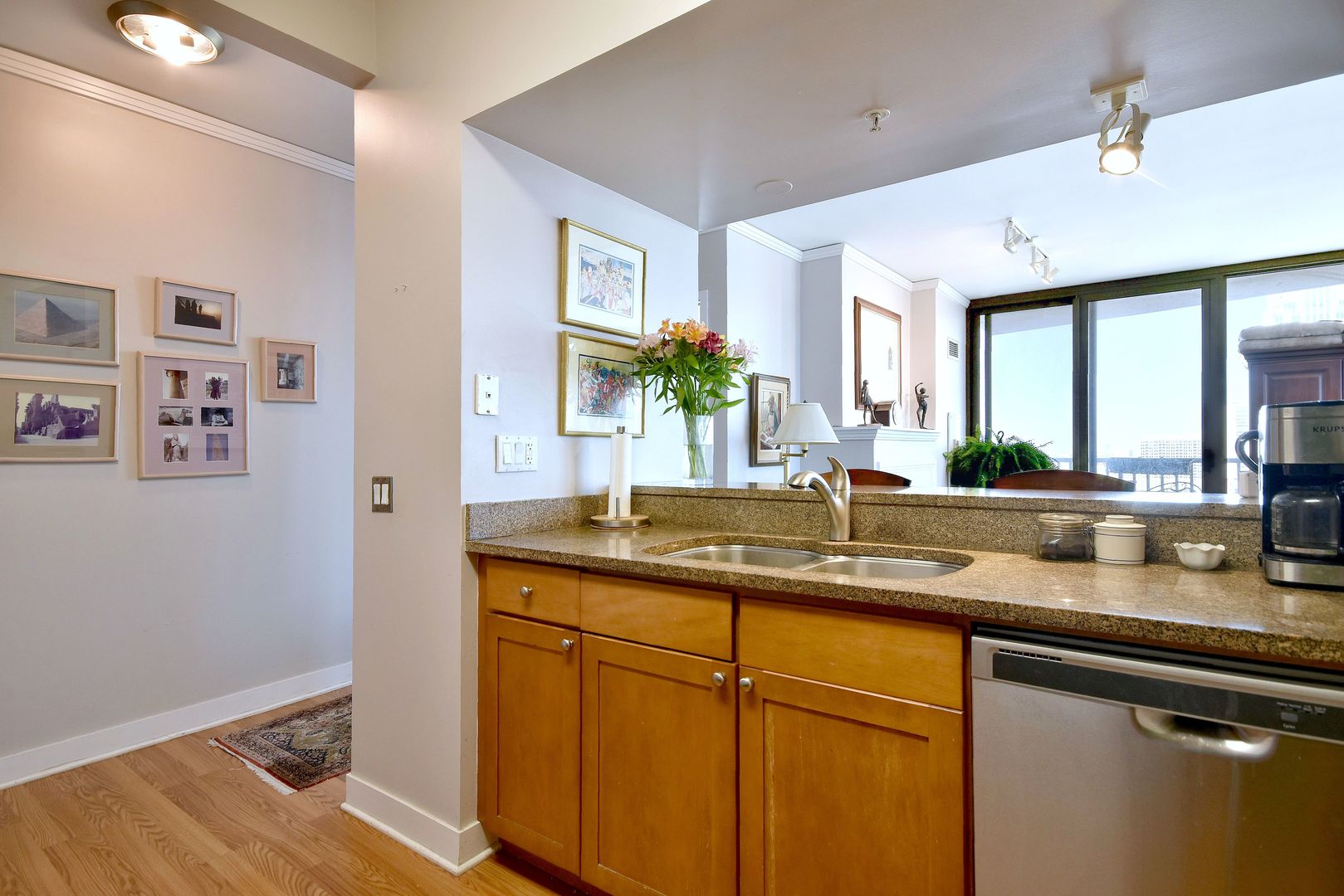 200 N JEFFERSON Street Unit: 2106