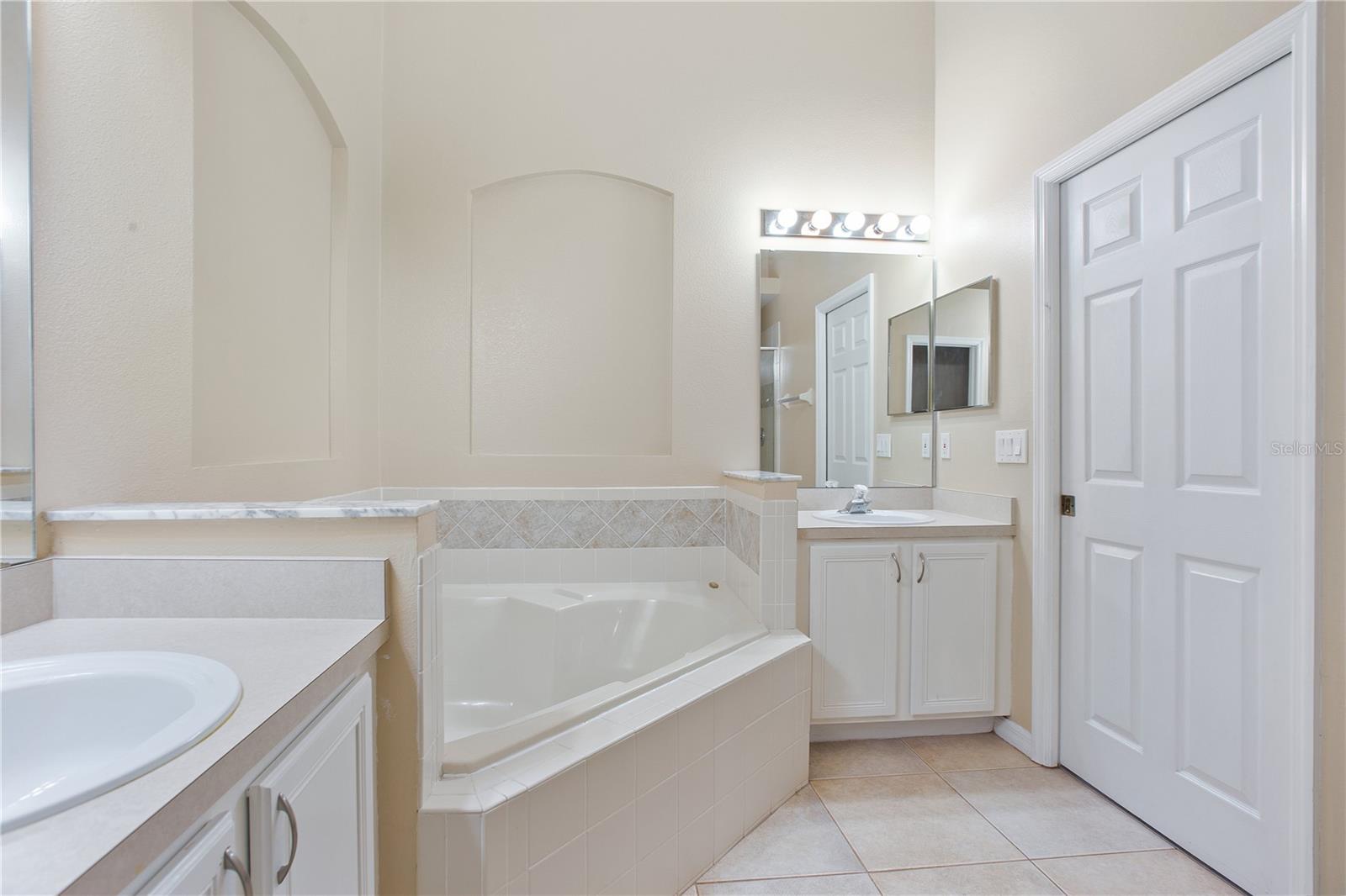 17301 AUTUMN PINES CT