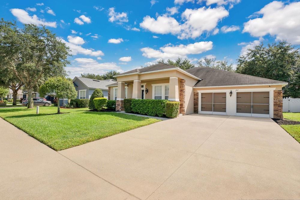 407 SHIRLEY DR