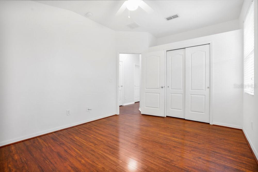 407 SHIRLEY DR